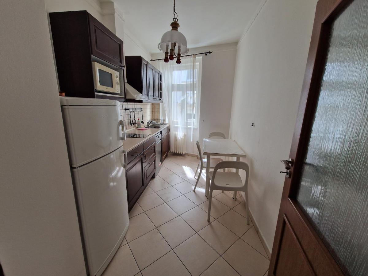 Apartman 63M2 S Balkonem V Lazenskem Centru Карлові Вари Екстер'єр фото