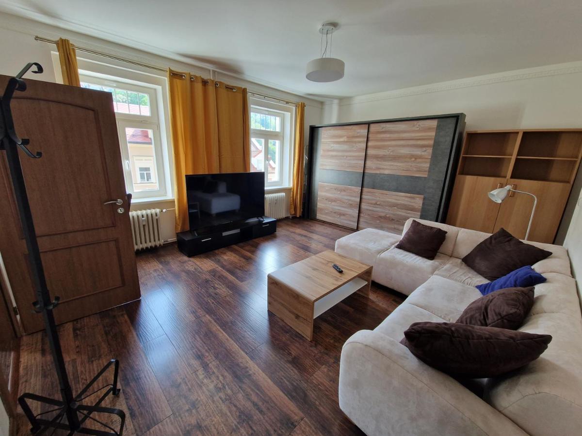 Apartman 63M2 S Balkonem V Lazenskem Centru Карлові Вари Екстер'єр фото
